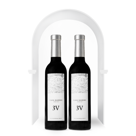2 botellas de vino tinto de Casa Madero 3V en presentación de 375 ml.