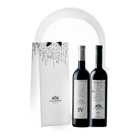Kit de dos botellas Casa Madero 3V y Casa Madero Merlot en bolsa de obsequio