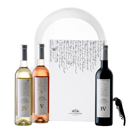 Kit de tres botellas Casa Madero 2V vino blanco, V Rosado y 3V vino tinto con estuche de obsequio y descorchador